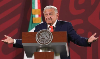 "Fue un invento": AMLO niega chiste tras pregunta sobre desaparecidos