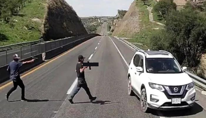 VIDEO: Despojo de camioneta en autopista Guadalajara-Lagos de Moreno despierta preocupación