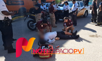 Transito caído... motociclista arrolla a elemento durante operativo vial