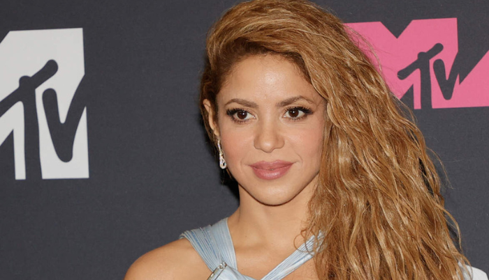 Clara-mente no factura...Shakira es acusada otra vez de evasión fiscal en España
