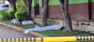 Encuentran el cuerpo de una mujer en la banqueta de la colonia El Coapinole