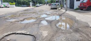 Puerto Vallarta tiene calles convertidas en lagunas