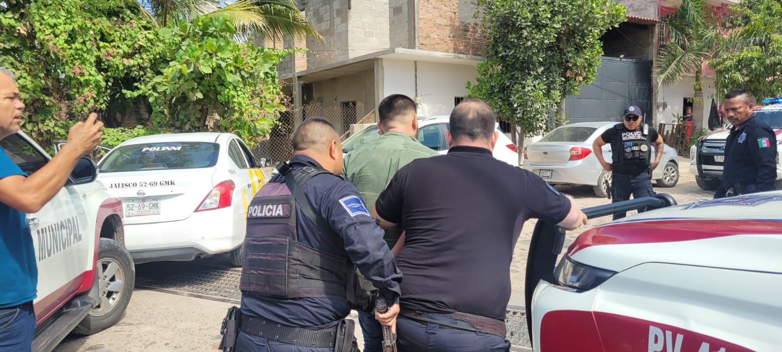 Sujeto roba taxi en Puerto Vallarta
