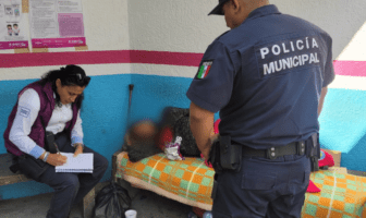 Joven es abandonado a su suerte en el Regional de Puerto Vallarta