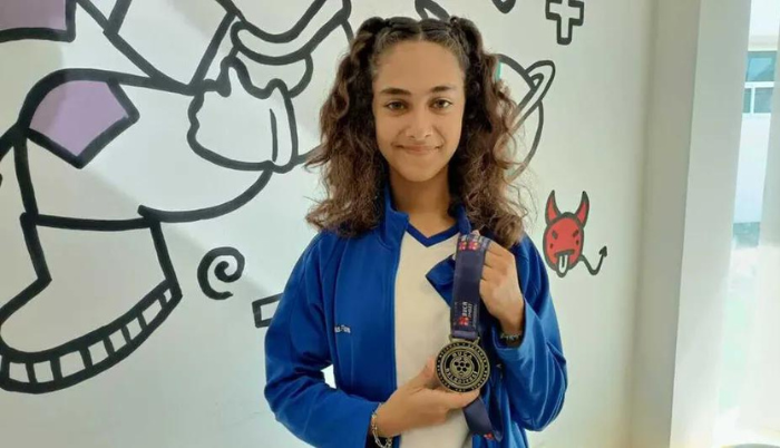 Joven mexicana de 12 años gana medalla de oro en competencia internacional de ingeniería en Turquía