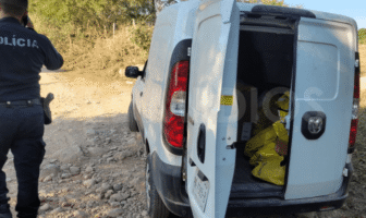 ¡Adiós regalos! Empleado de paquetería se descuida y le roban la camioneta