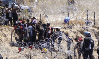 SRE busca impugnar ley de Texas que permite a policías detener a migrantes