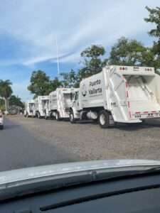 Basura inunda las calles de varias colonias de Puerto Vallarta
