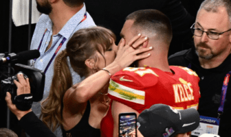 Travis Kelce y Taylor Swift protagonizan momento romántico tras la victoria de los Chiefs en el Super Bowl LVIII