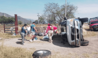 Nueve peregrinos resultan heridos tras volcadura en la carretera hacia Talpa de Allende