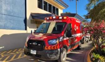 Gemelas de 3 años se salvan tras caer a alberca de condominios en Zona Hotelera