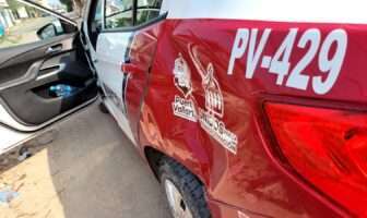 Motociclista lesionado tras impactar contra patrulla en Lomas del Coapinole