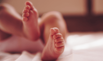Rescatan a dos bebés abandonados en Torreón