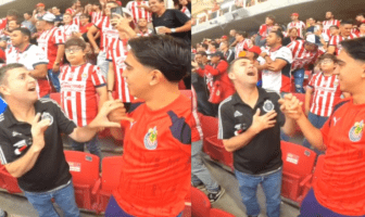 Joven narra a su tío ciego gol de Chivas y se vuelve viral