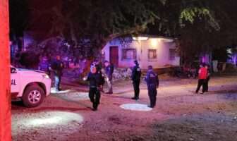 Dos sujetos agredidos a balazos en la colonia Lomas del Coapinole