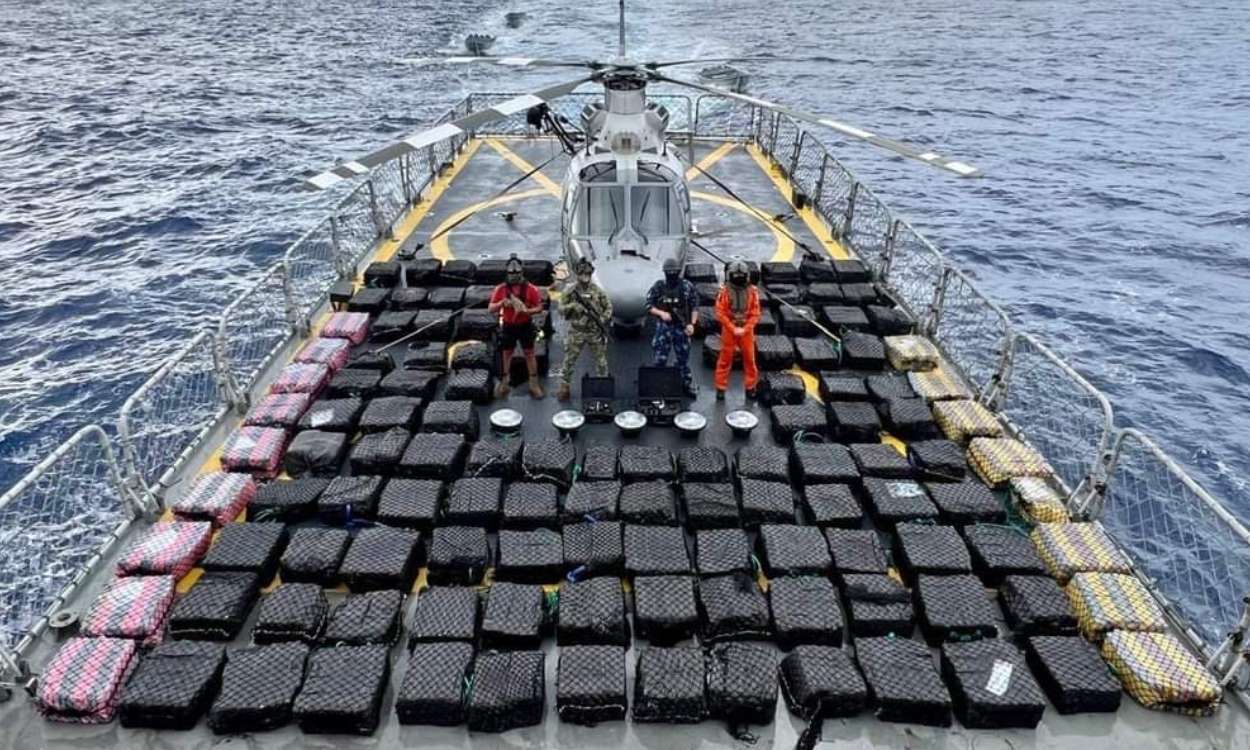 Marina decomisa 7.2 toneladas de cocaína y detiene a 15 en costas de Colima y Michoacán