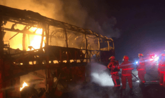 Autobús se incendia en autopista Lagos de Moreno-Jalostotitlán; no hay heridos