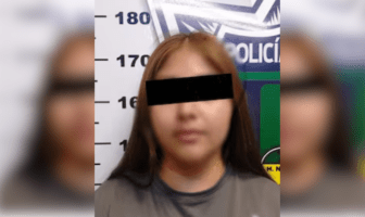 Detienen a mujer por agredir a maestra de kínder