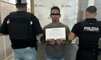 Detienen a presunto asaltante de tiendas Oxxo en Puerto Vallarta