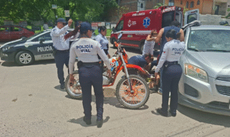 Tremendo choque en avenida Las Torres deja lesionado a un motociclista Tremendo choque en avenida Las Torres deja lesionado a un motociclista