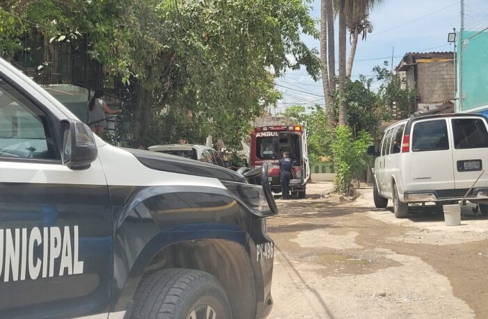 Primos protagonizan violenta riña en Las Mojoneras; uno resultó gravemente herido