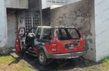 Camioneta termina calcinada tras incendio en la colonia Ex Hacienda El Pitillal