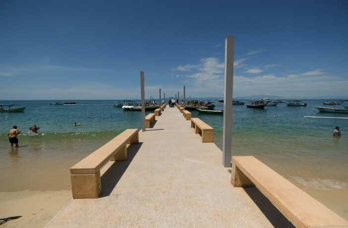 Noticias de Puerto Vallarta | NotiespacioPV | Invierten 49.5 mdp en renovación del muelle de playa Las Ánimas