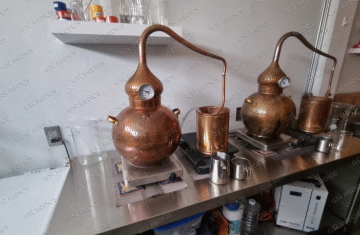Caen dos personas por producir tequila pirata en Tlaquepaque