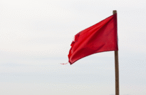 Mantienen bandera roja en cuatro playas por alto oleaje y corrientes de retorno