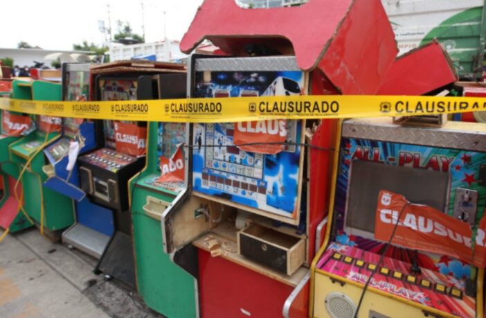 Máquinas tragamonedas son señuelos para reclutar en México: Semar