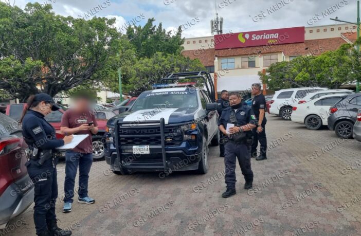 Asaltan a cuentahabiente en Plaza Caracol; le roban 100 mil pesos en efectivo