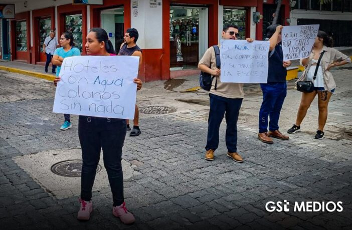 Notiespacio PV | Aún con presencia de funcionarios, mantienen bloqueos y exigen presencia del alcalde en Puerto Vallarta