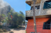 Incendio en Lomas de San Nicolás deja daños materiales y dos bomberos intoxicados