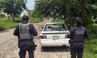 Noticias de Puerto Vallarta | NotiespacioPV | Policía Municipal recupera vehículo con reporte de robo en la colonia Delfines
