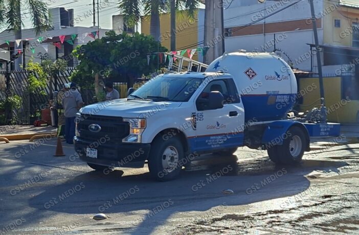 Fuga de gas en pipa provoca evacuación en Parque Las Palmas, Puerto Vallarta