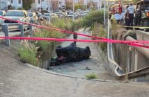 Notiespacio PV | Mujer pierde el control de su vehículo y cae en el canal de la avenida De Los Poetas