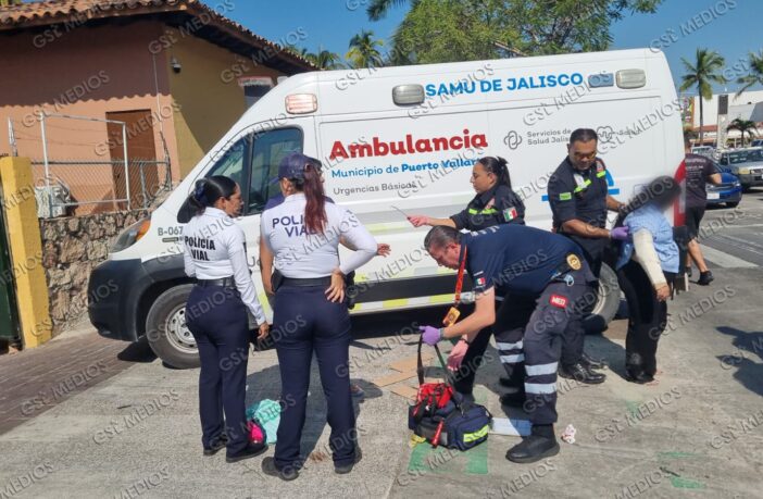 Atropellan a mujer que intentaba cruzar la avenida en Las Glorias Atropellan a mujer que intentaba cruzar la avenida en Las Glorias