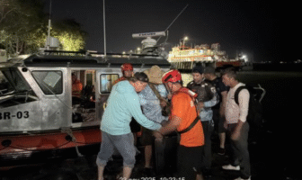 Rescatan a nueve tripulantes de yate que comenzó a hundirse en Bahía de Banderas