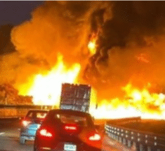 Pipa vuelca y se incendia en autopista México-Puebla