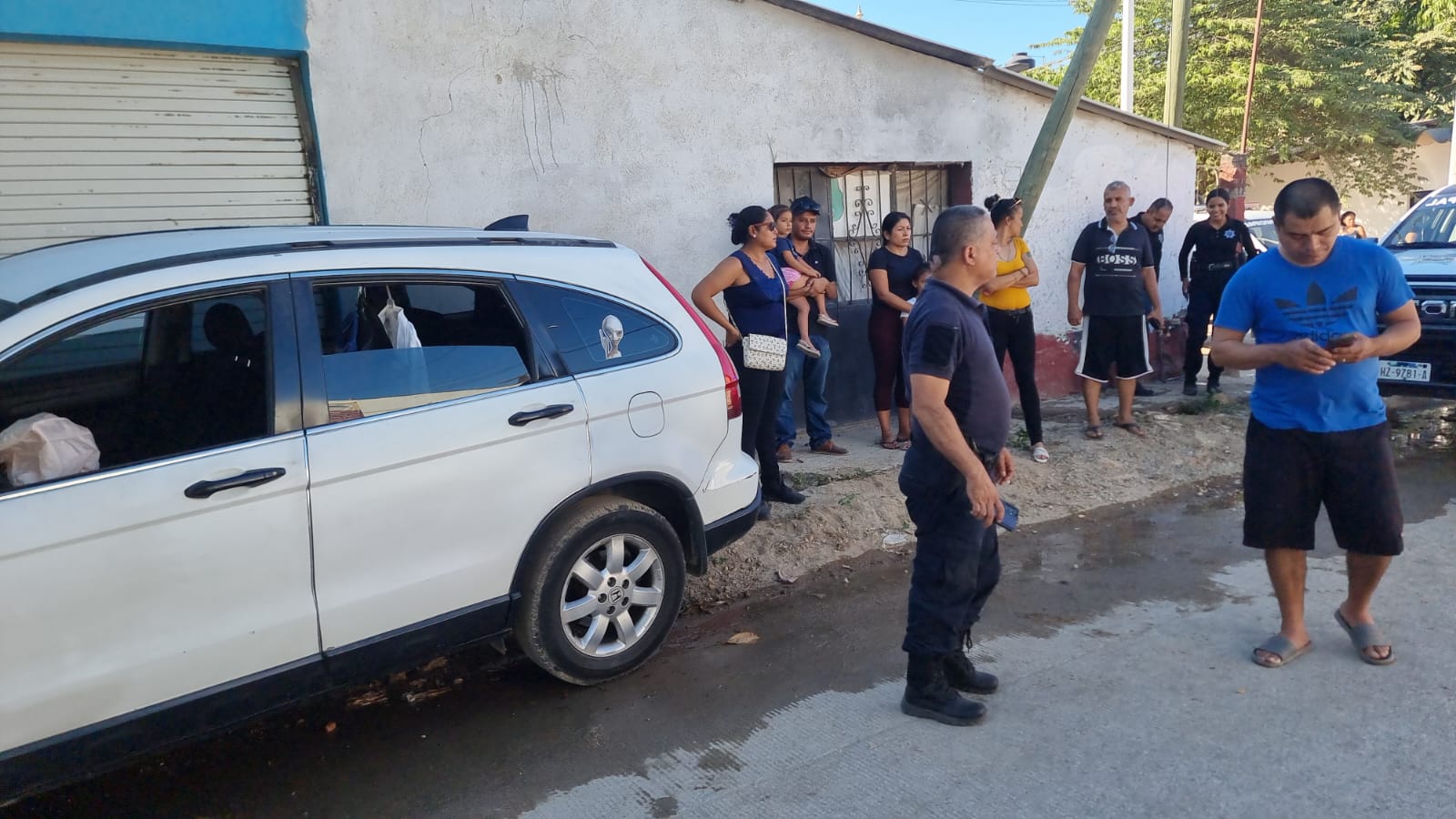 Madre e hija brutalmente arrolladas en Ixtapa: huye conductor tras el choque