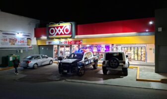 Notiespacio PV | Asaltan con arma de fuego a tienda Oxxo