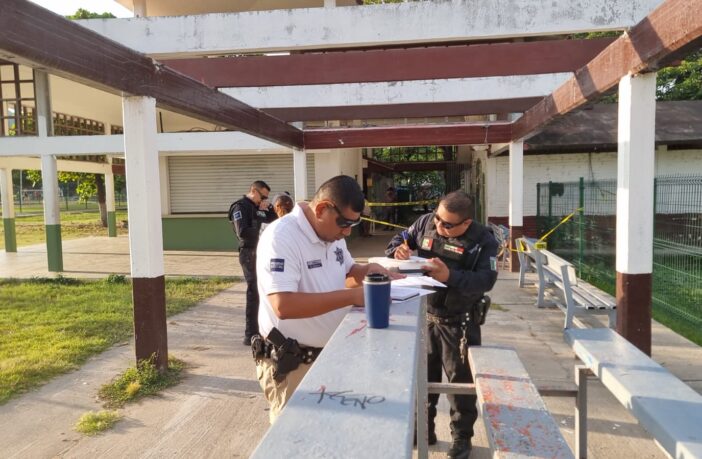 Notiespacio PV | Fallece presunto indigente en el estadio Agustín Flores Contreras