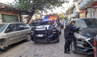 Amaga con arma blanca a empleada de abarrotes en El Pitillal