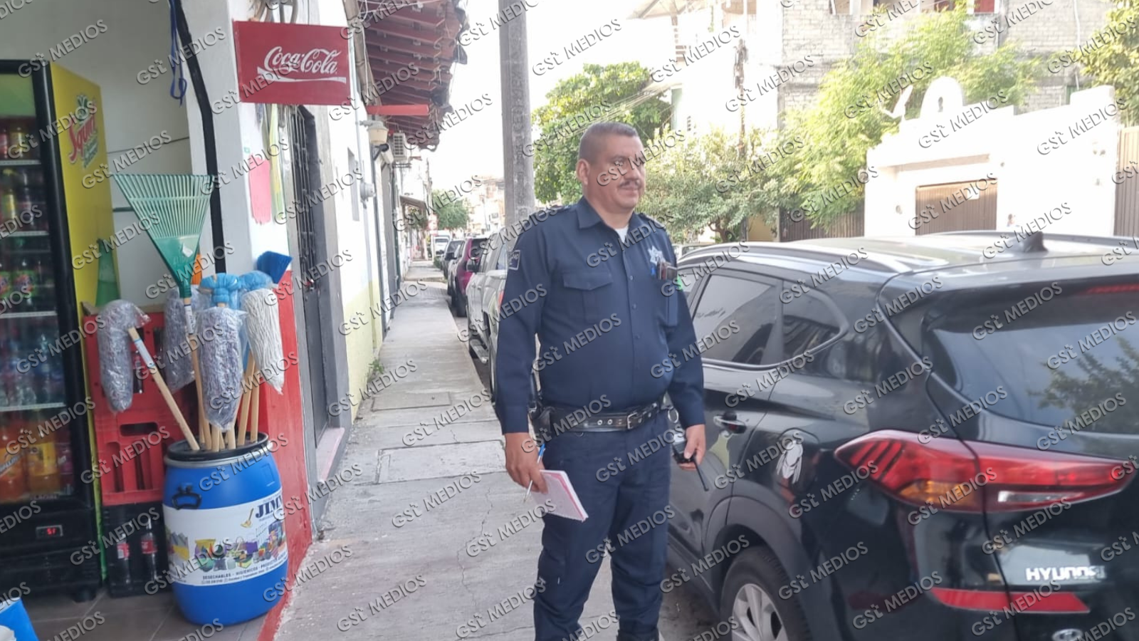 Amaga con arma blanca a empleada de abarrotes en El Pitillal