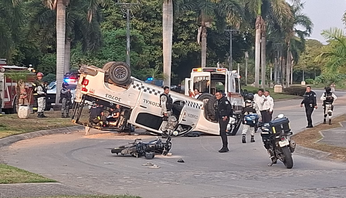 Vuelca patrulla de la Guardia Nacional en Fluvial Vallarta