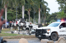 Vuelca patrulla de la Guardia Nacional en Fluvial Vallarta