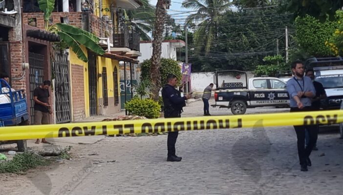 Investigan posible feminicidio en Puerto Vallarta; se trata de una maestra jubilada de Las Juntas Investigan posible feminicidio en Puerto Vallarta; se trata de una maestra jubilada de Las Juntas