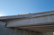 Cae desde la autopista GDL-Vallarta y es trasladado grave al hospital