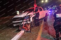 Notiespacio PV | Conductor destroza su camioneta en la Medina Ascencio