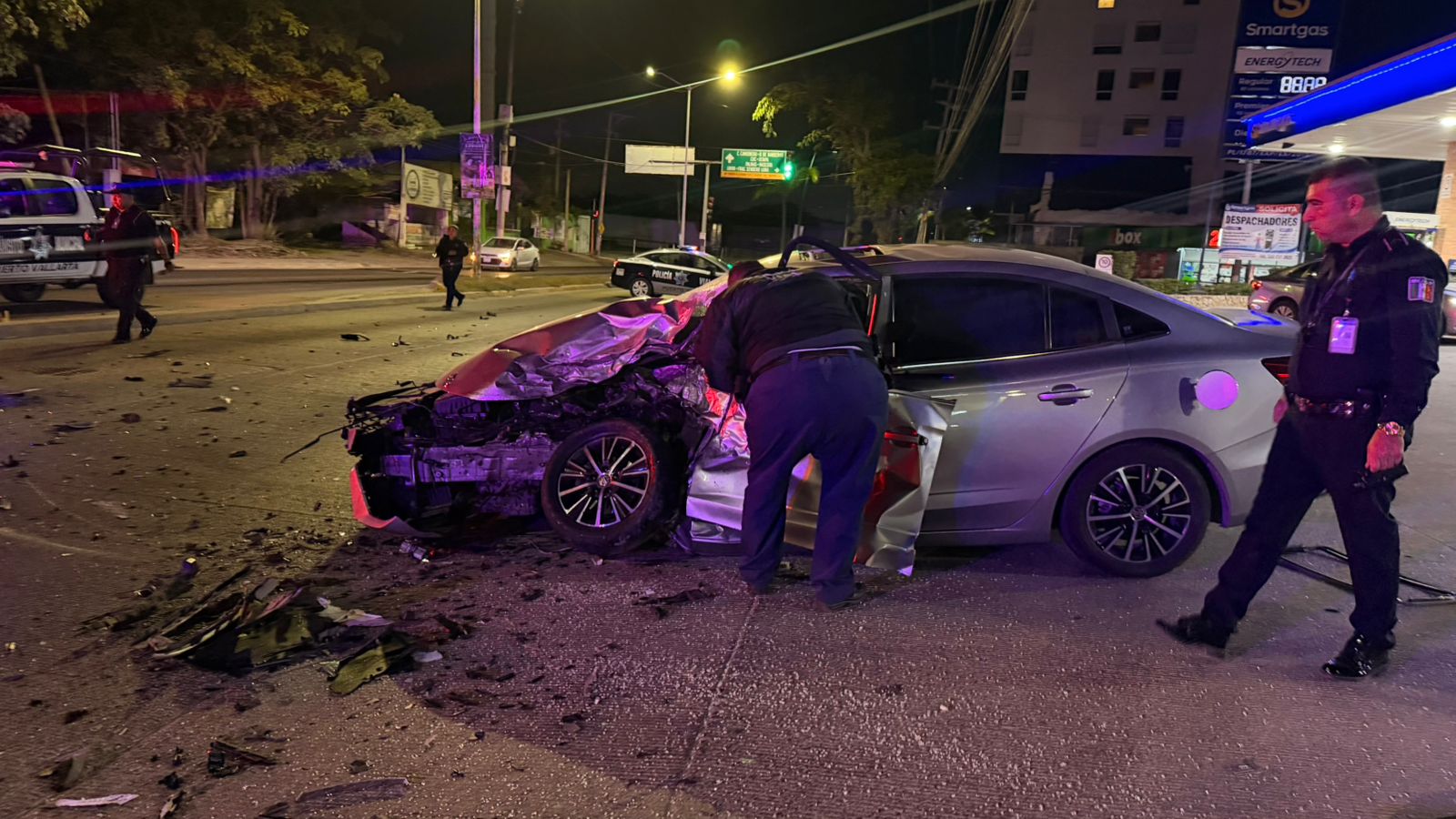 Choque frontal en avenida México deja dos personas prensadas Choque frontal en avenida México deja dos personas prensadas